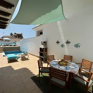 https://nerja-paradise-rentals-villa-lily.hotelsinnerja.org